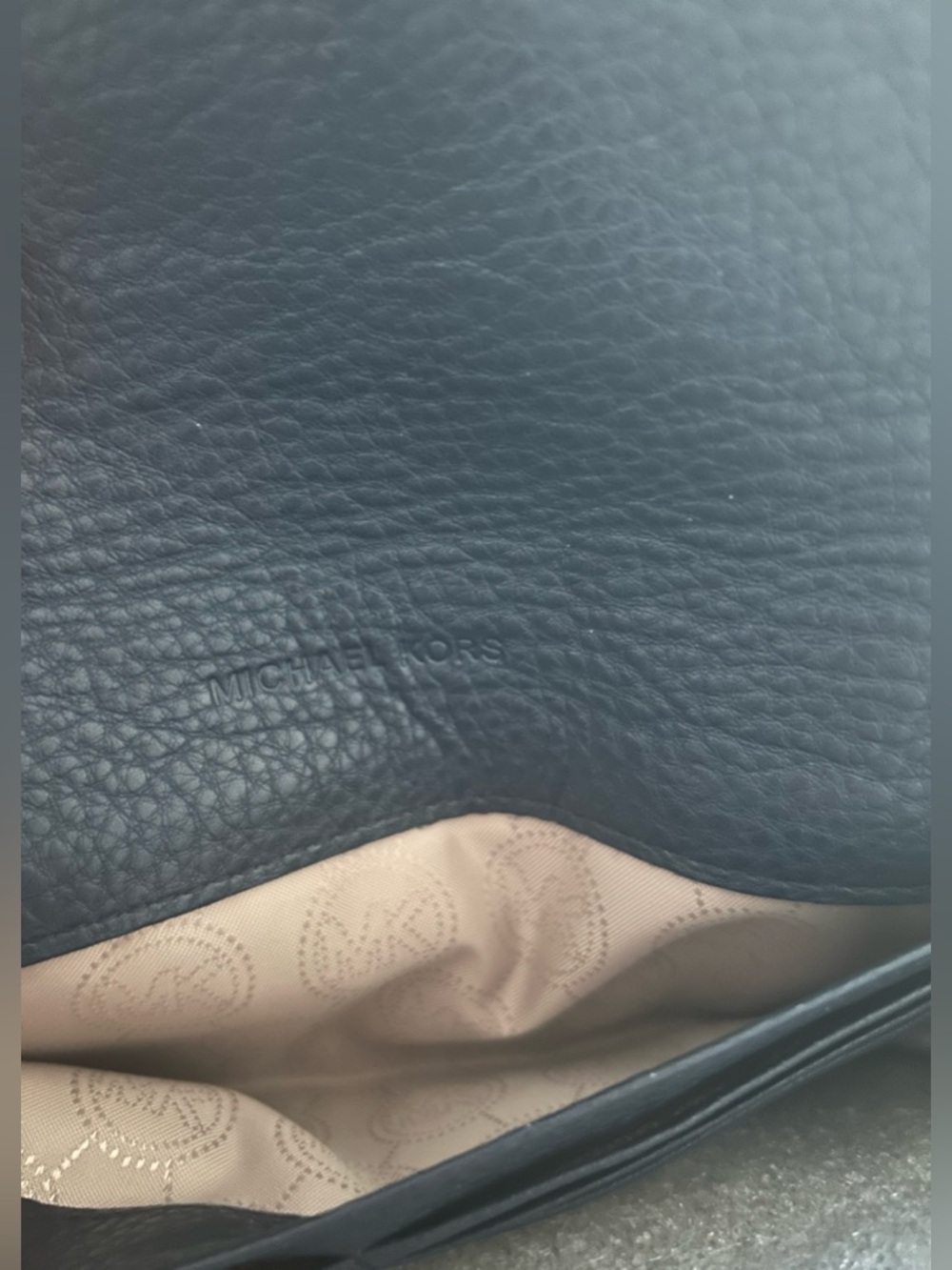 Michael Kors Fulton Carryall Leather Flap Wallet Navy Gold Logo NWT - Picture 5 of 9